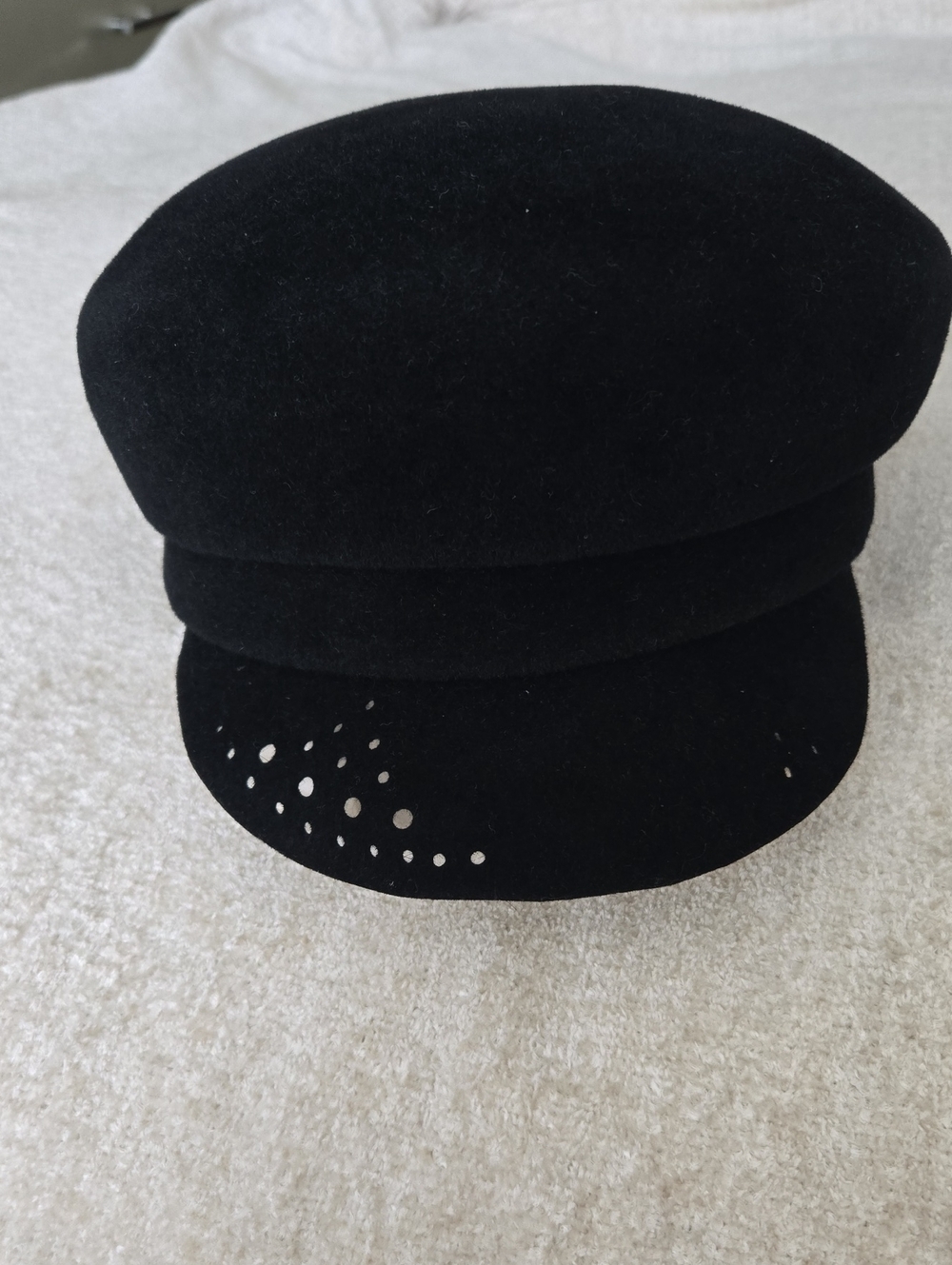 TRACY WATTS  velvet suede beret